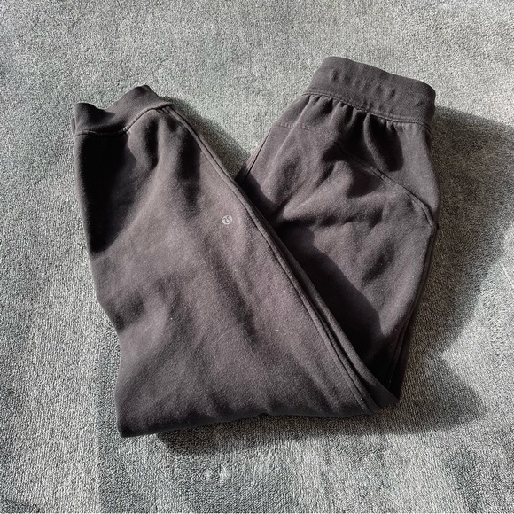 Lululemon Scuba Relaxed High-Rise Jogger
Black Size 4 - Picture 7 of 13
